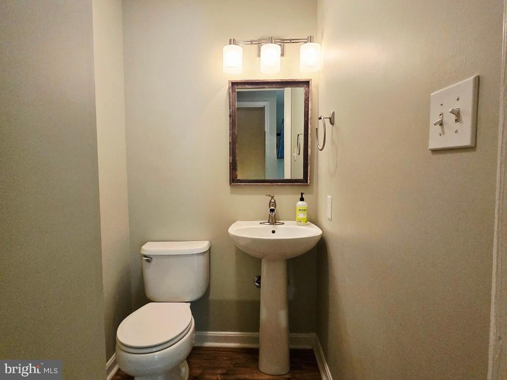 LIMESTONE COURT - Residential Lease