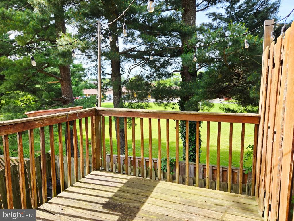 LIMESTONE COURT - Residential Lease