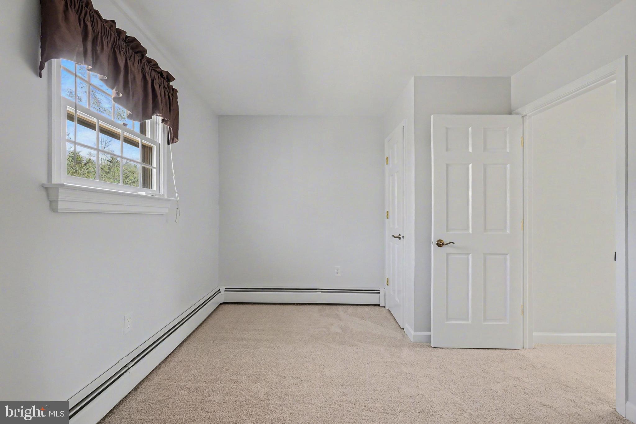 DELAPLAINE MANOR - Residential