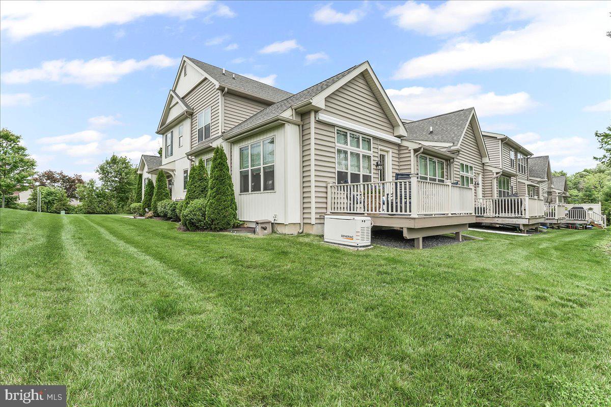 1009 JAMES WALTER WAY