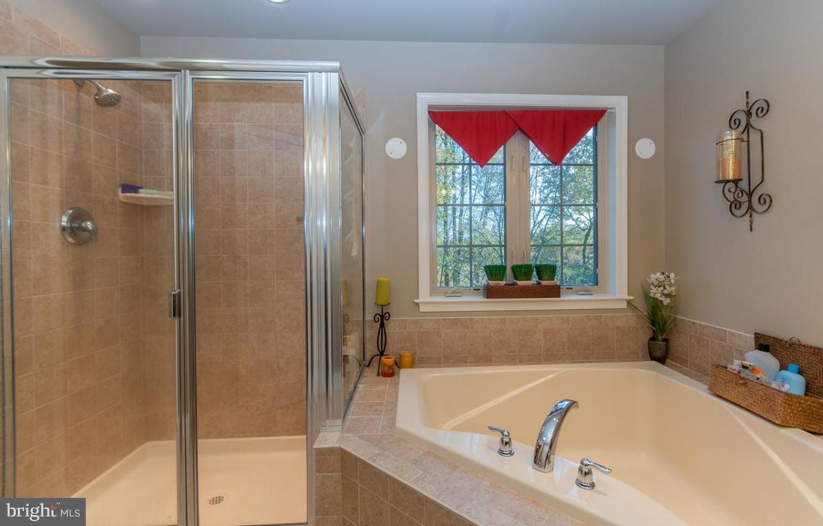 CAMERONS KNOLL - Residential