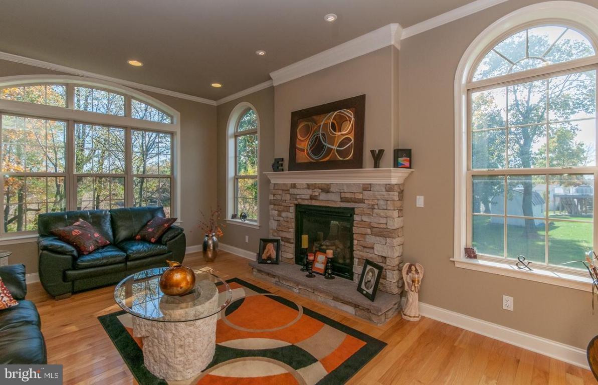 CAMERONS KNOLL - Residential