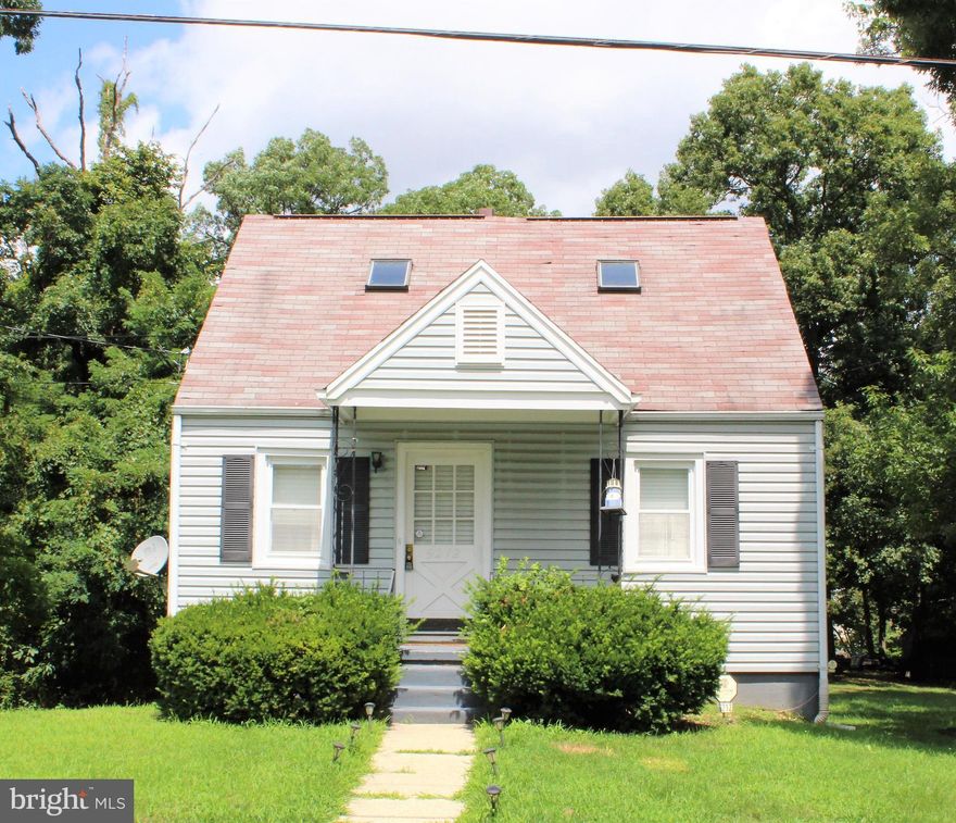 This quaint colonial home with 3 bedrooms and 2 full baths is a great investment. The top level contains only the master bd w/ skylights and full bath across the hall. Wall to wall carpet making it very cozy.There is a Separate laundry room in the basement w/ a sink and Washer/Dryer. This property is situated on .46 acres of land w/ a deck looking over a large serene back yard, a must see!!