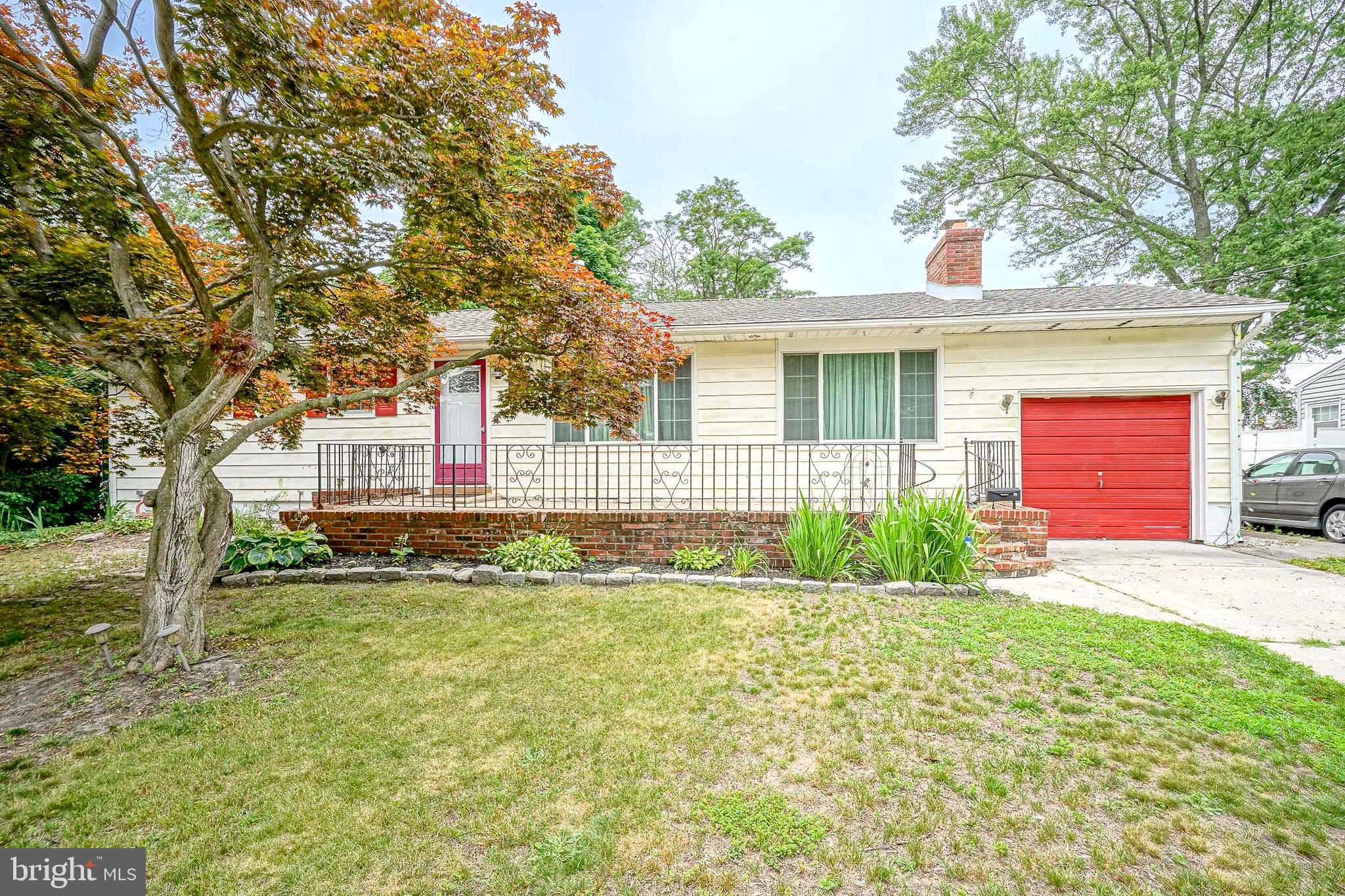 1098 GRANDVIEW DRIVE