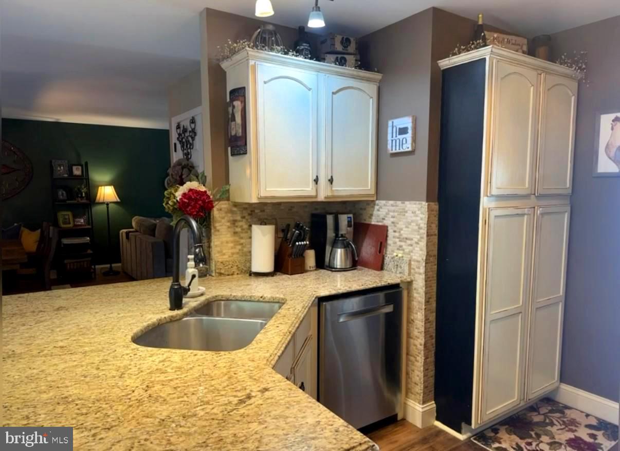 SWEETBRIAR CREEK - Residential