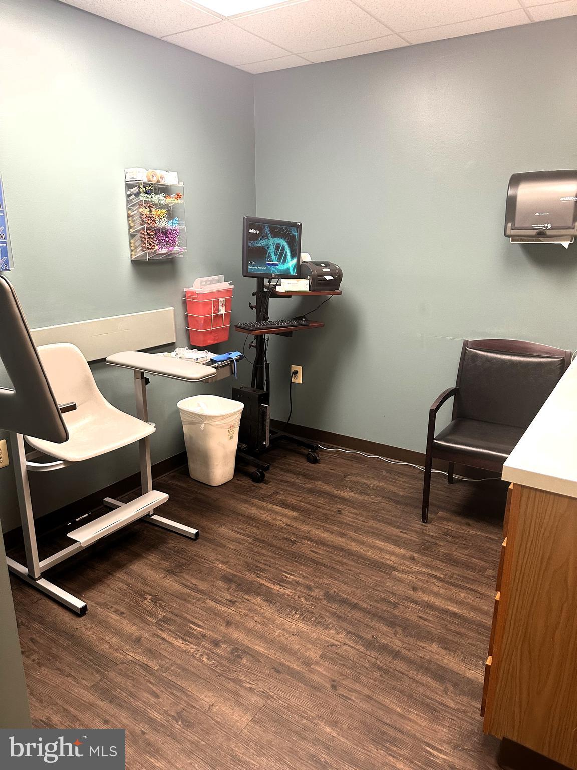 PEMBROOKE SQUARE - Commercial Sale