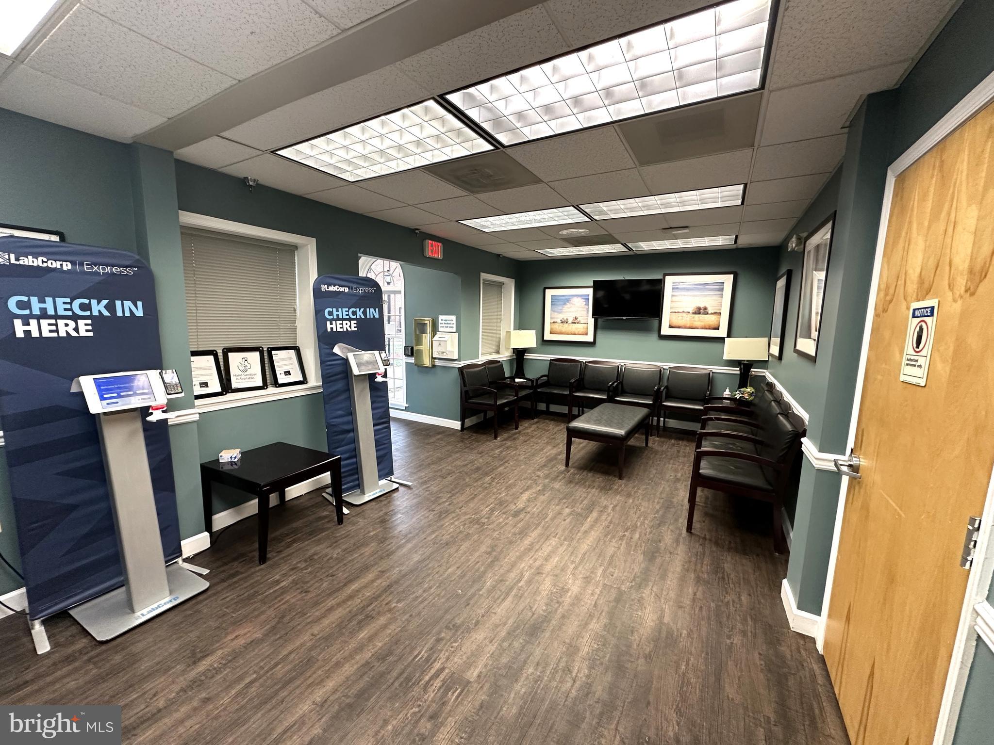 PEMBROOKE SQUARE - Commercial Sale