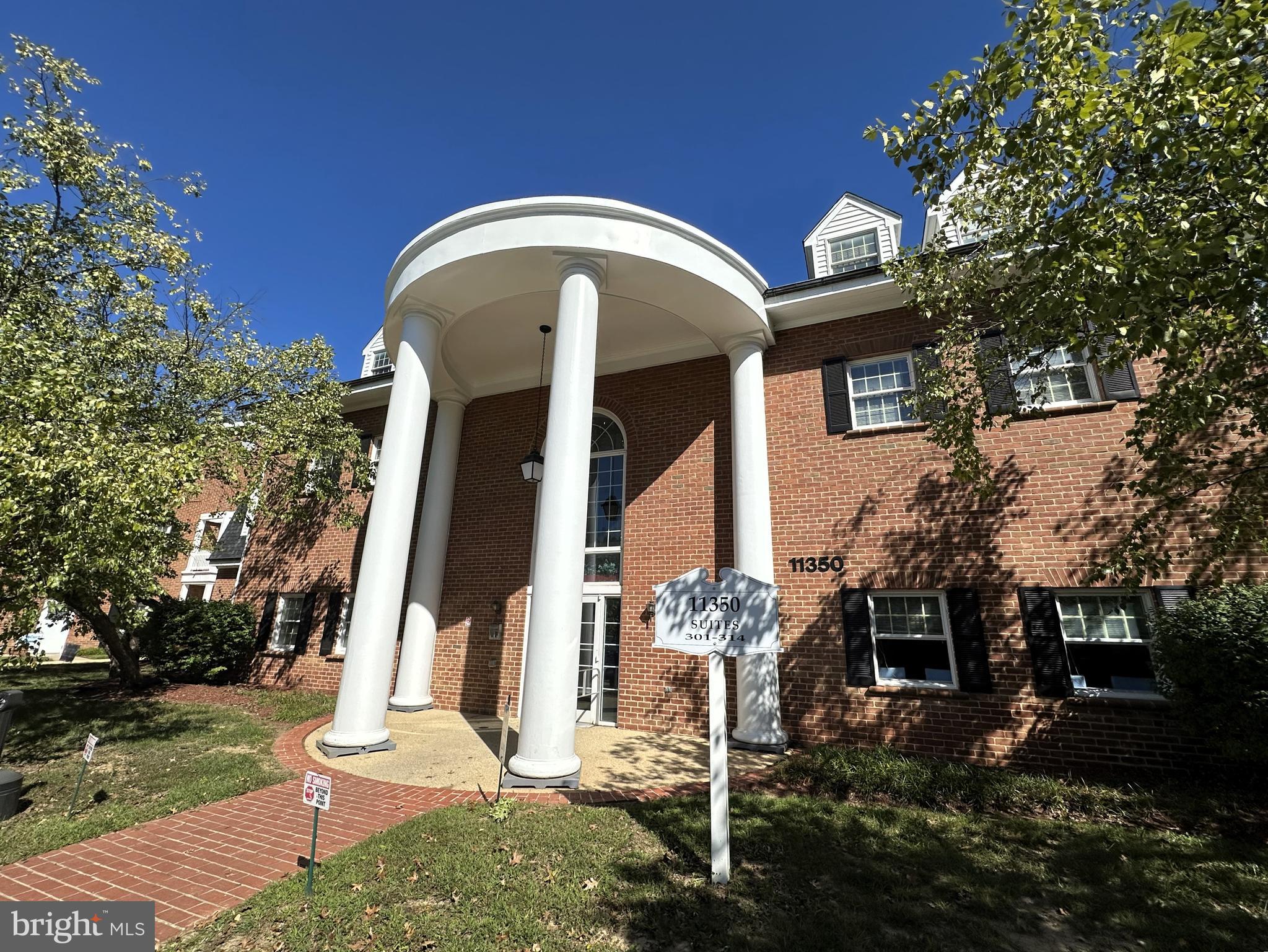 PEMBROOKE SQUARE - Commercial Sale