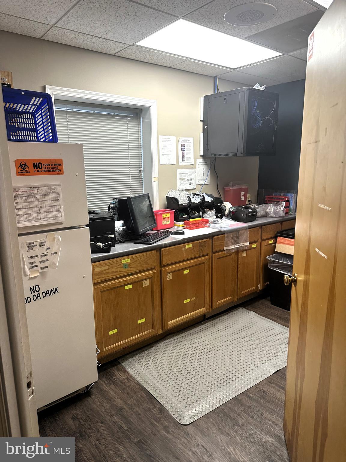 PEMBROOKE SQUARE - Commercial Sale