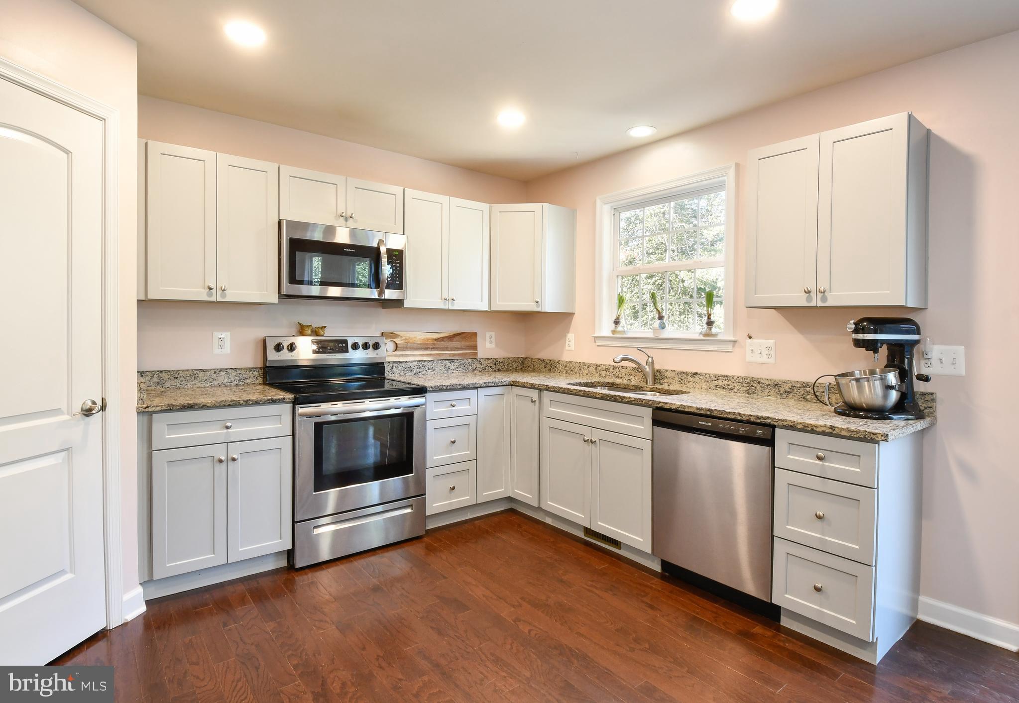 CLASSIC SHORES - Residential