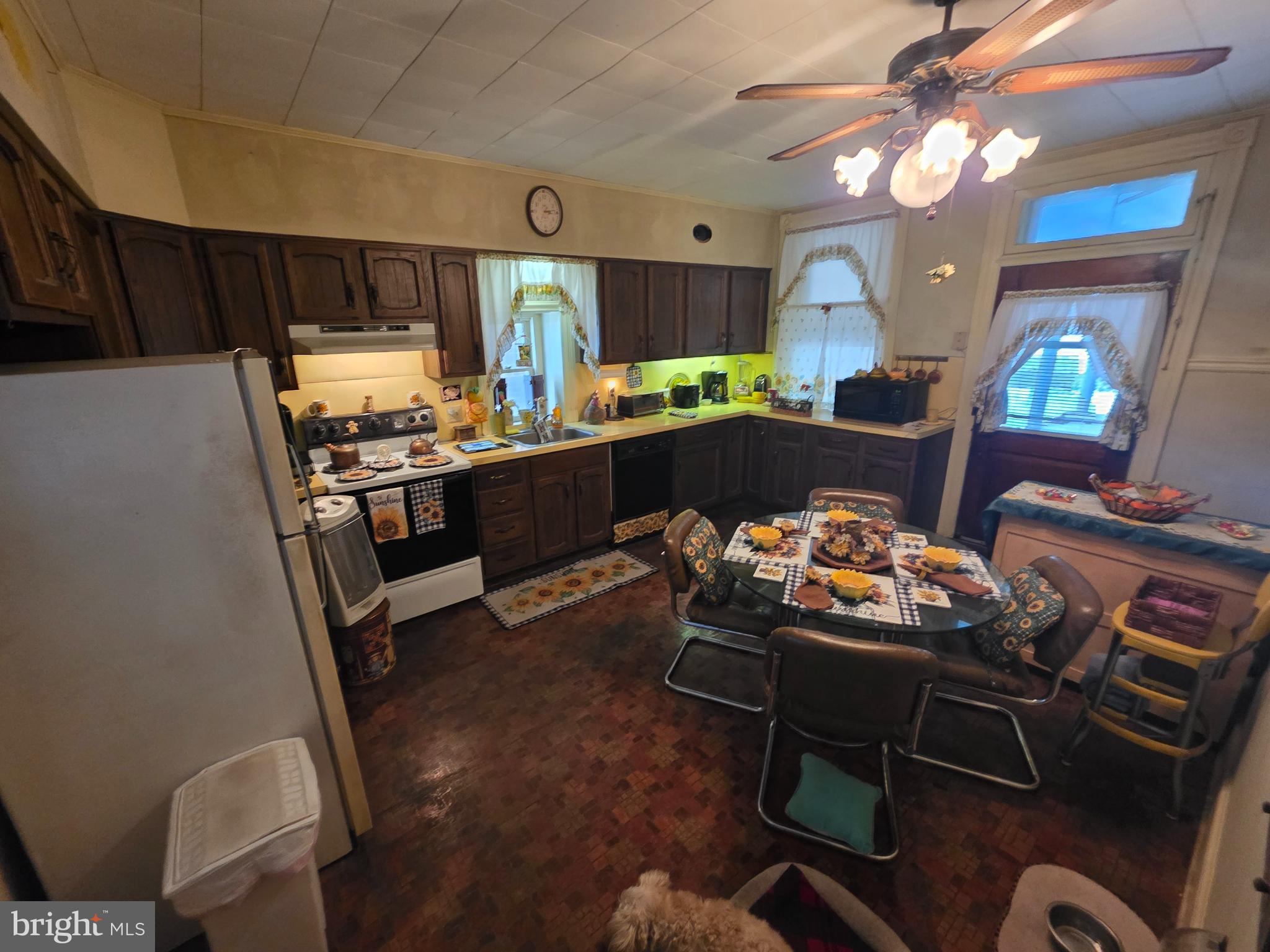 WINDSOR BORO - Residential