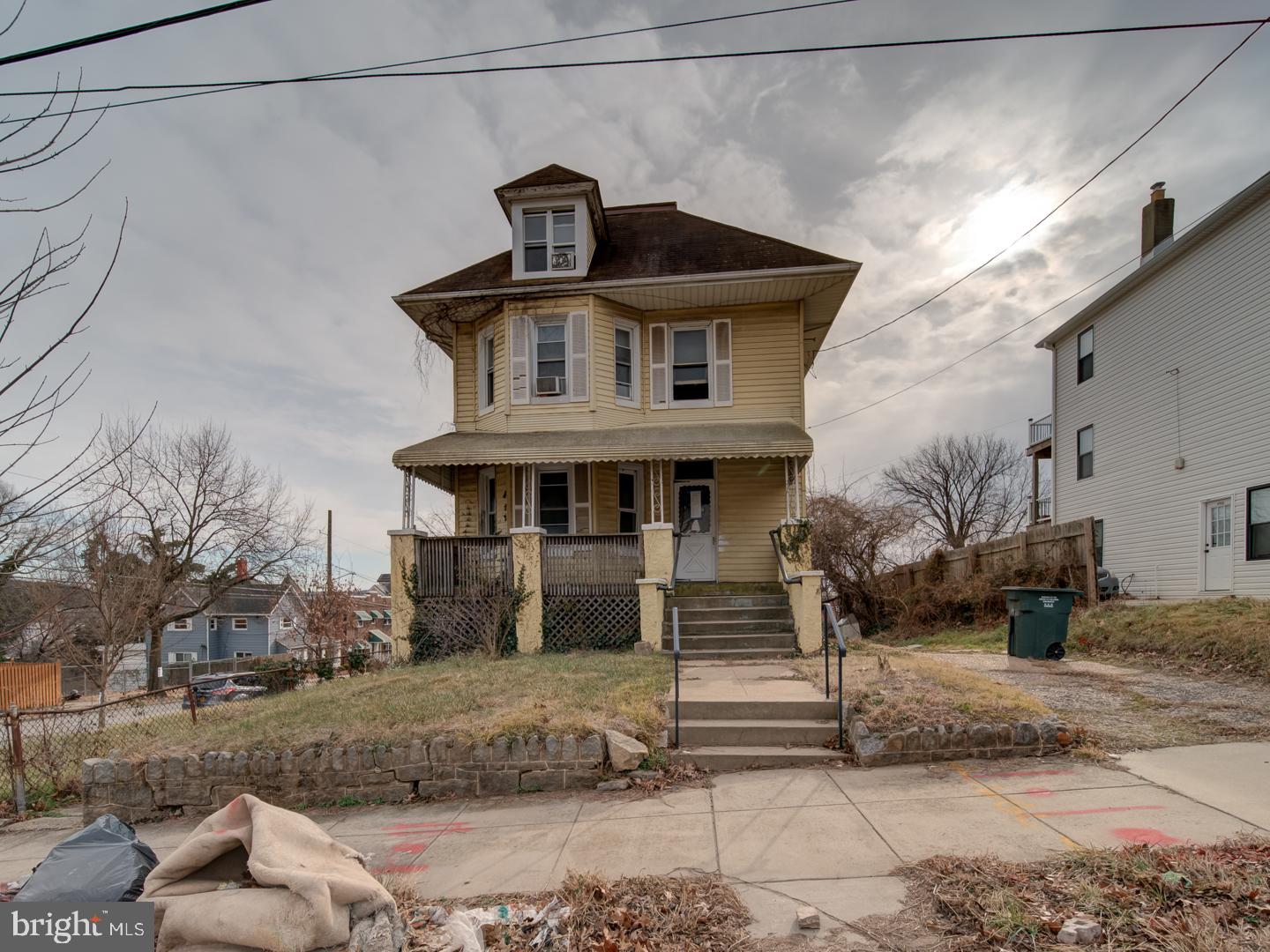 2015 DOUGLAS STREET NE