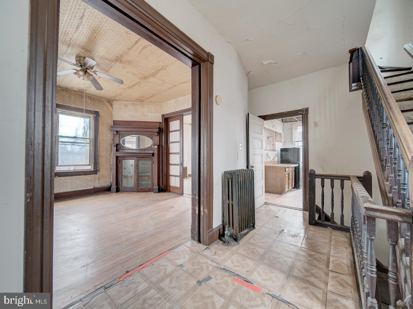 2015 DOUGLAS STREET NE