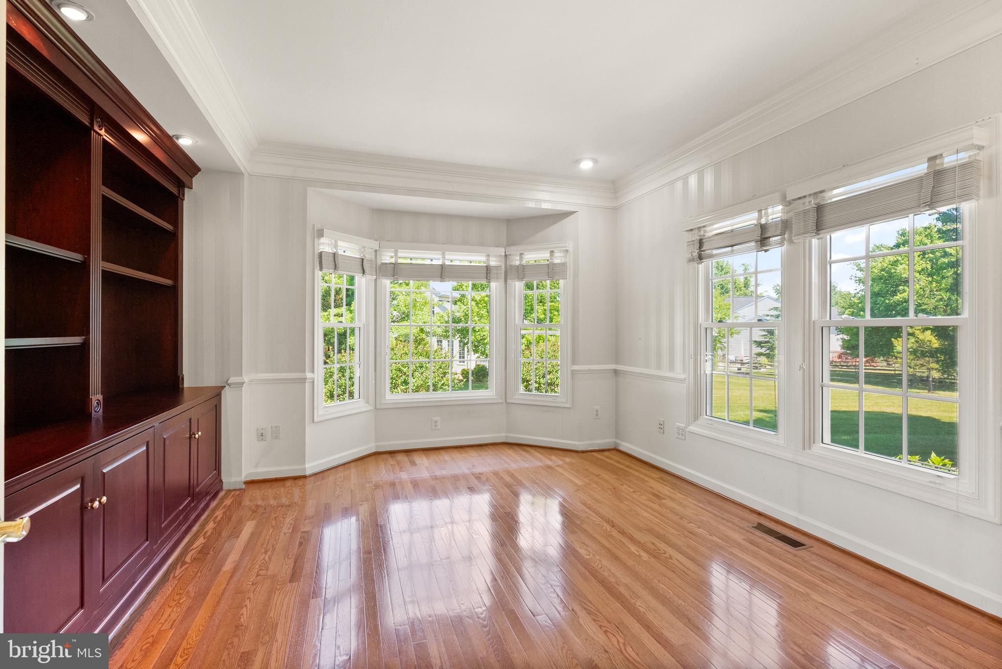 VIRGINIA OAKS - Residential