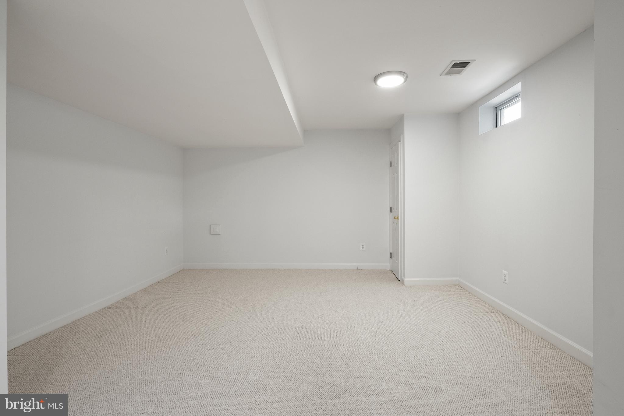 VIRGINIA OAKS - Residential