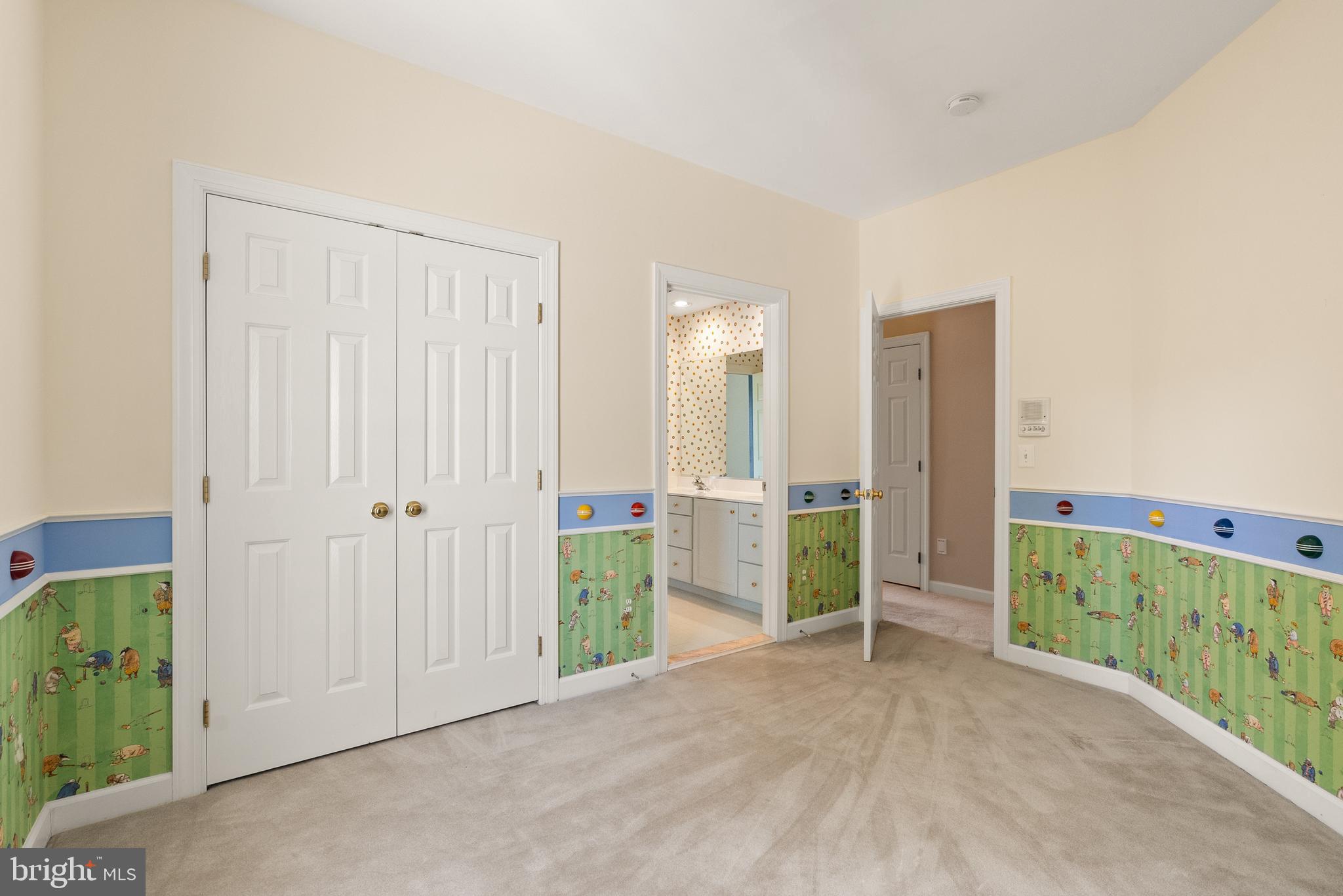 VIRGINIA OAKS - Residential