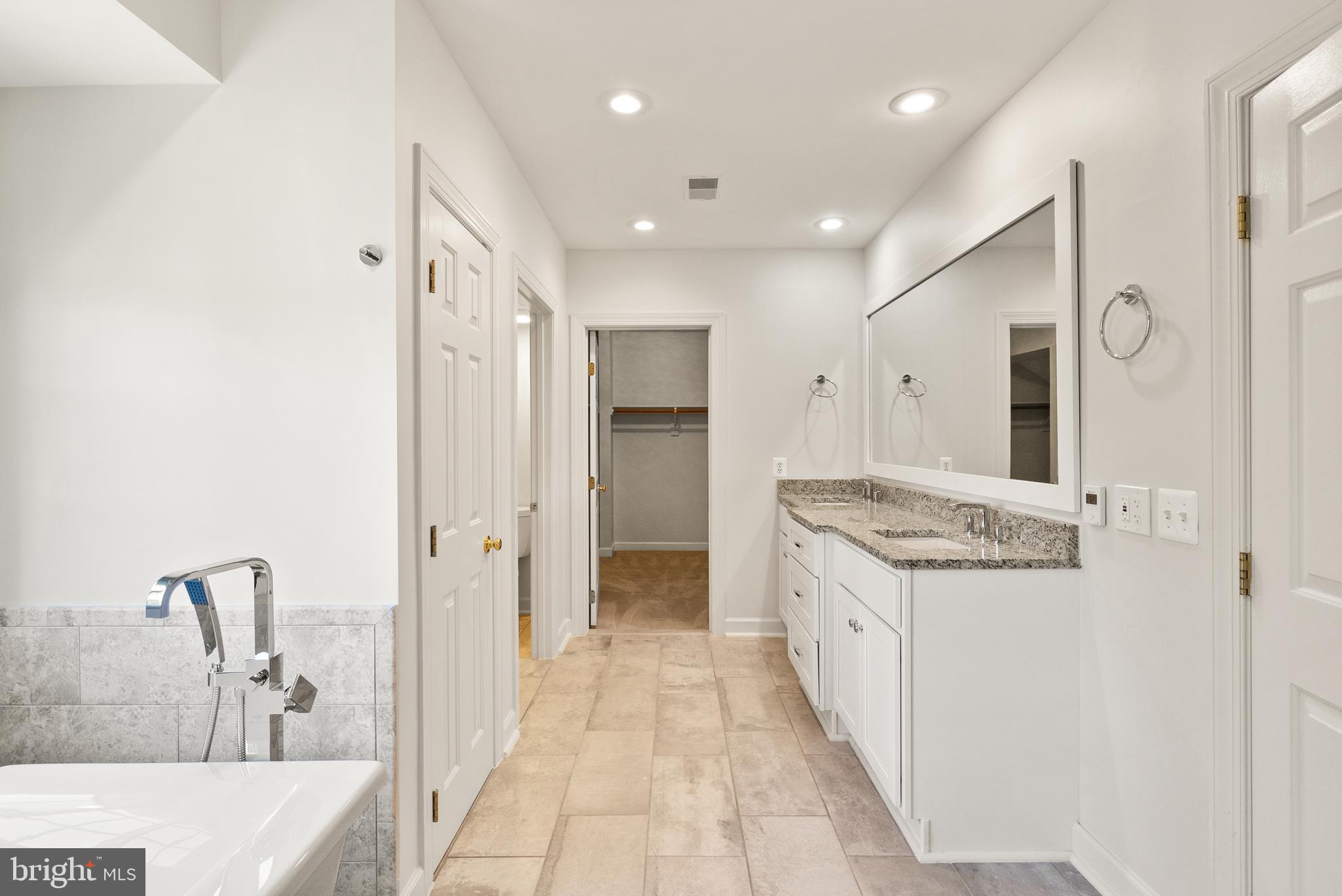 VIRGINIA OAKS - Residential