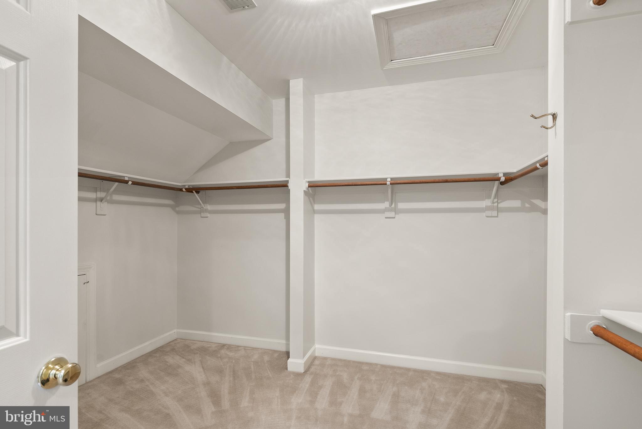 VIRGINIA OAKS - Residential