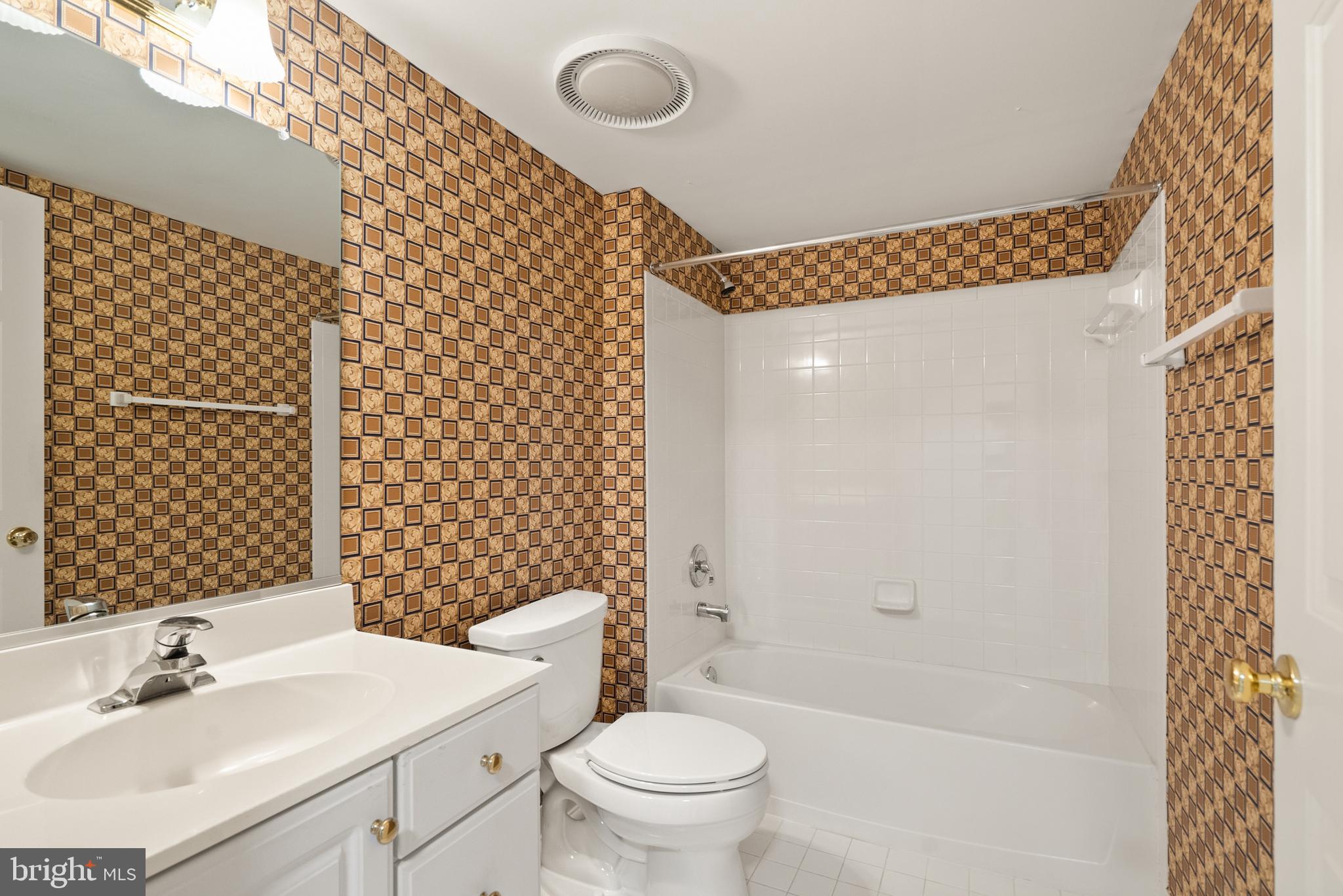 VIRGINIA OAKS - Residential