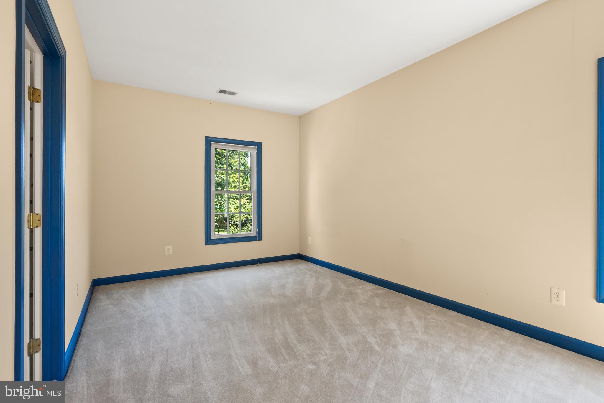 VIRGINIA OAKS - Residential