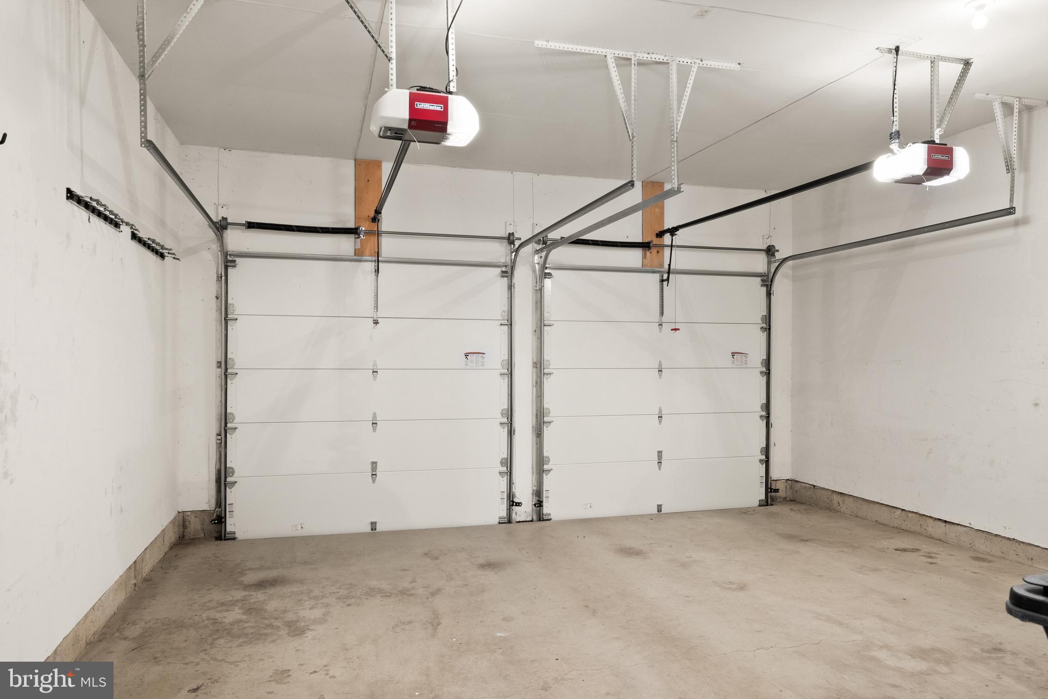 VIRGINIA OAKS - Residential