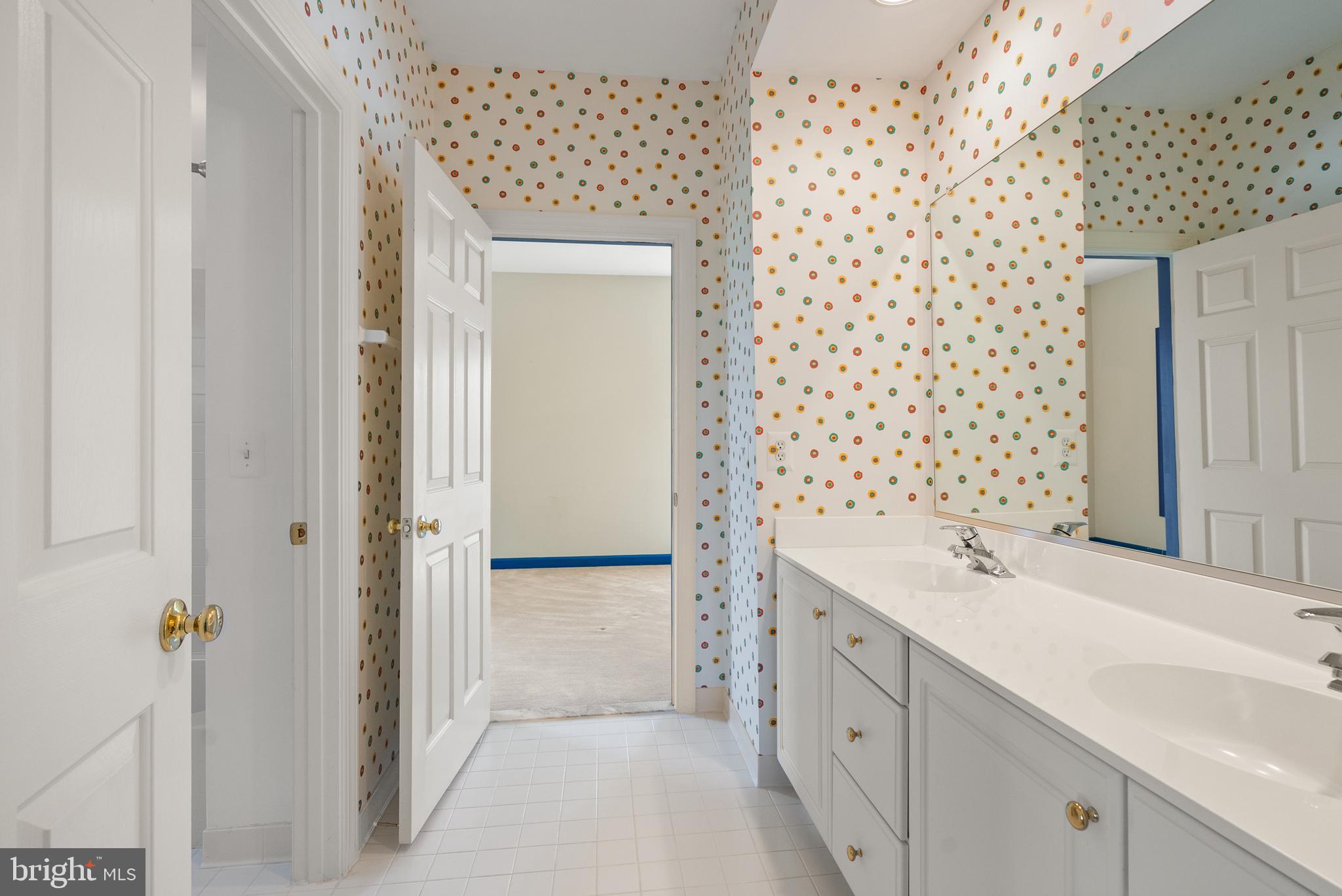 VIRGINIA OAKS - Residential