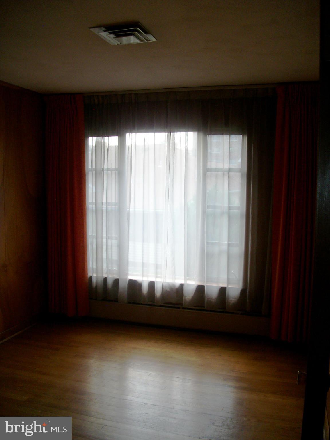 SOUTHGATE - Residential Lease