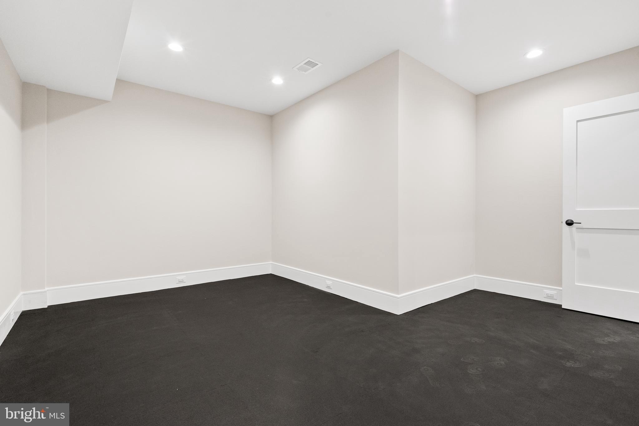 ADDISON HEIGHTS - Residential