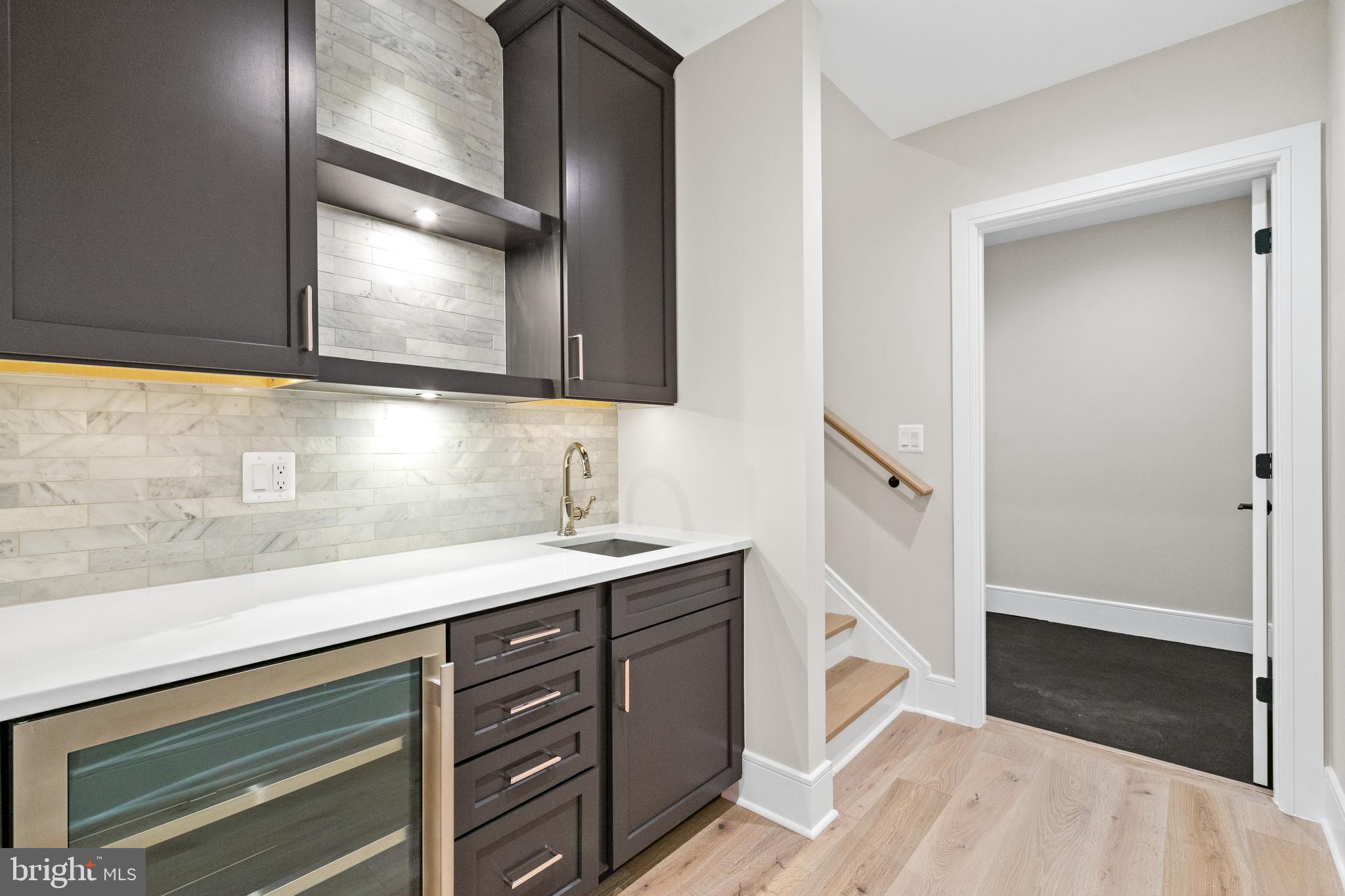 ADDISON HEIGHTS - Residential