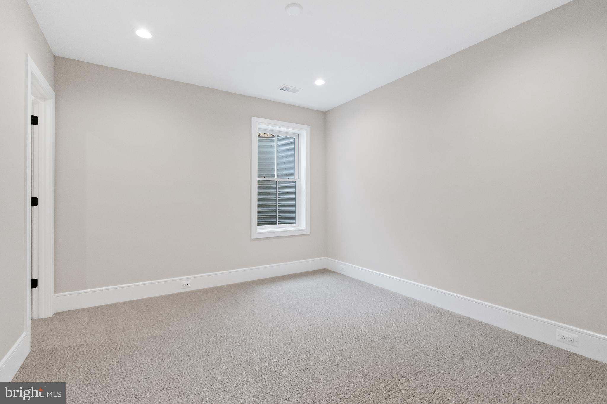 ADDISON HEIGHTS - Residential