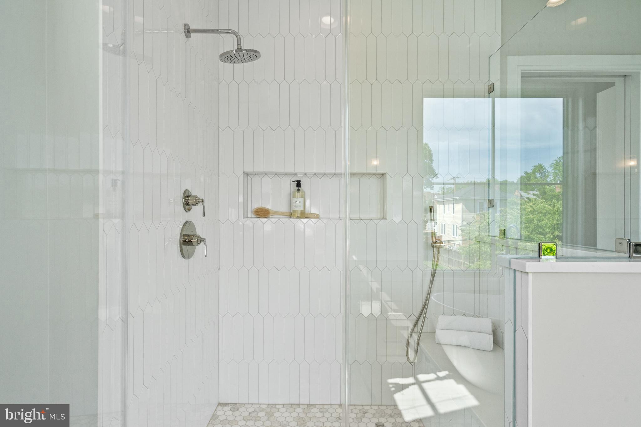 ADDISON HEIGHTS - Residential