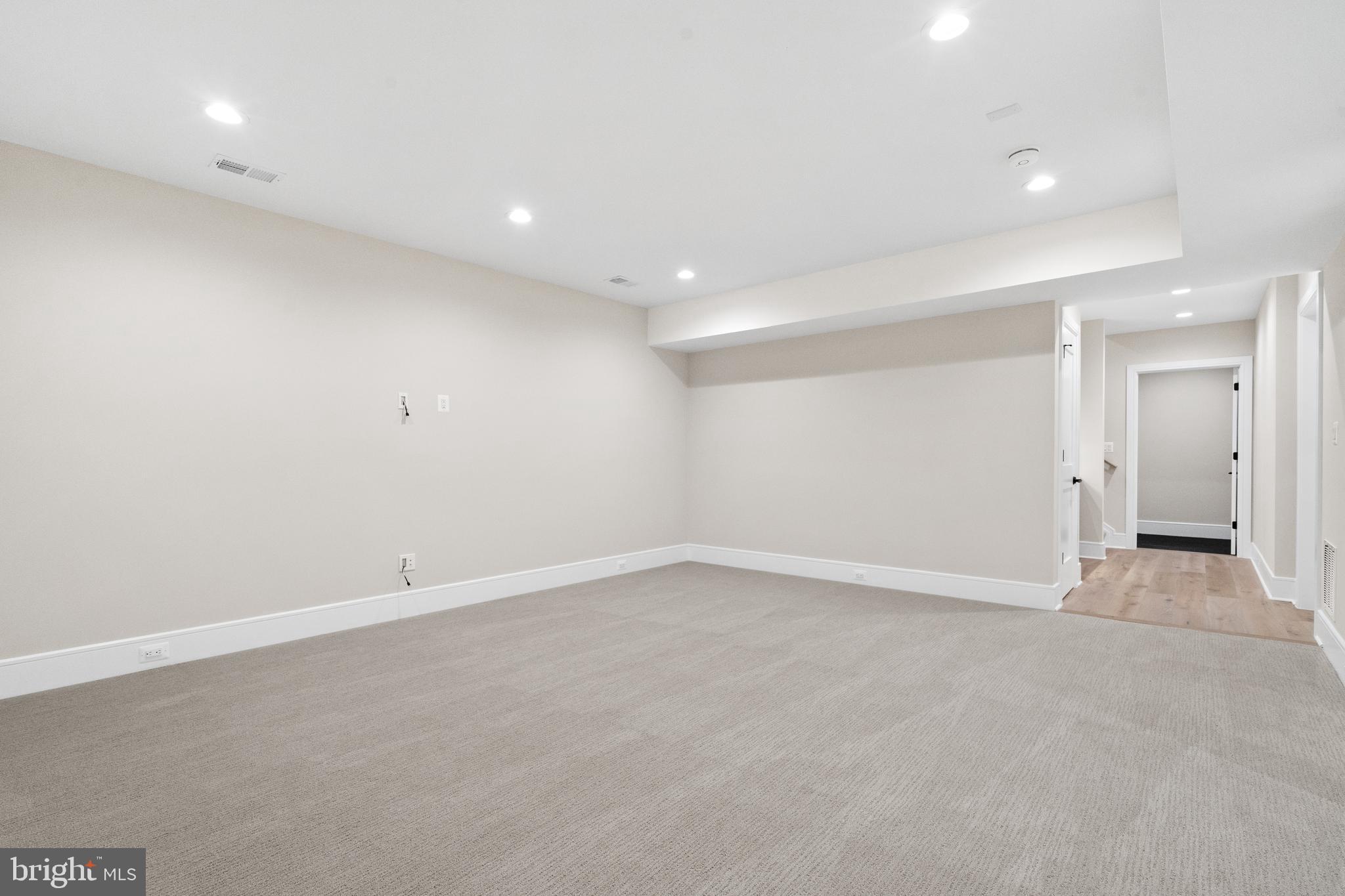 ADDISON HEIGHTS - Residential