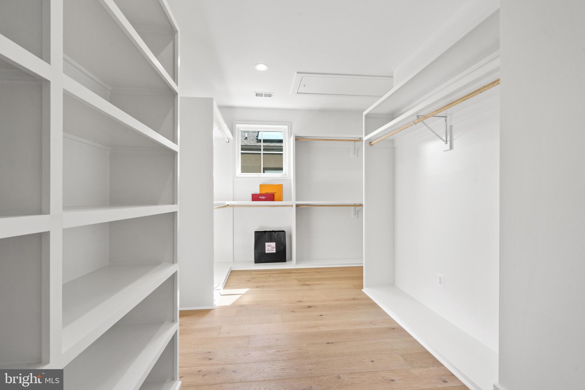 ADDISON HEIGHTS - Residential