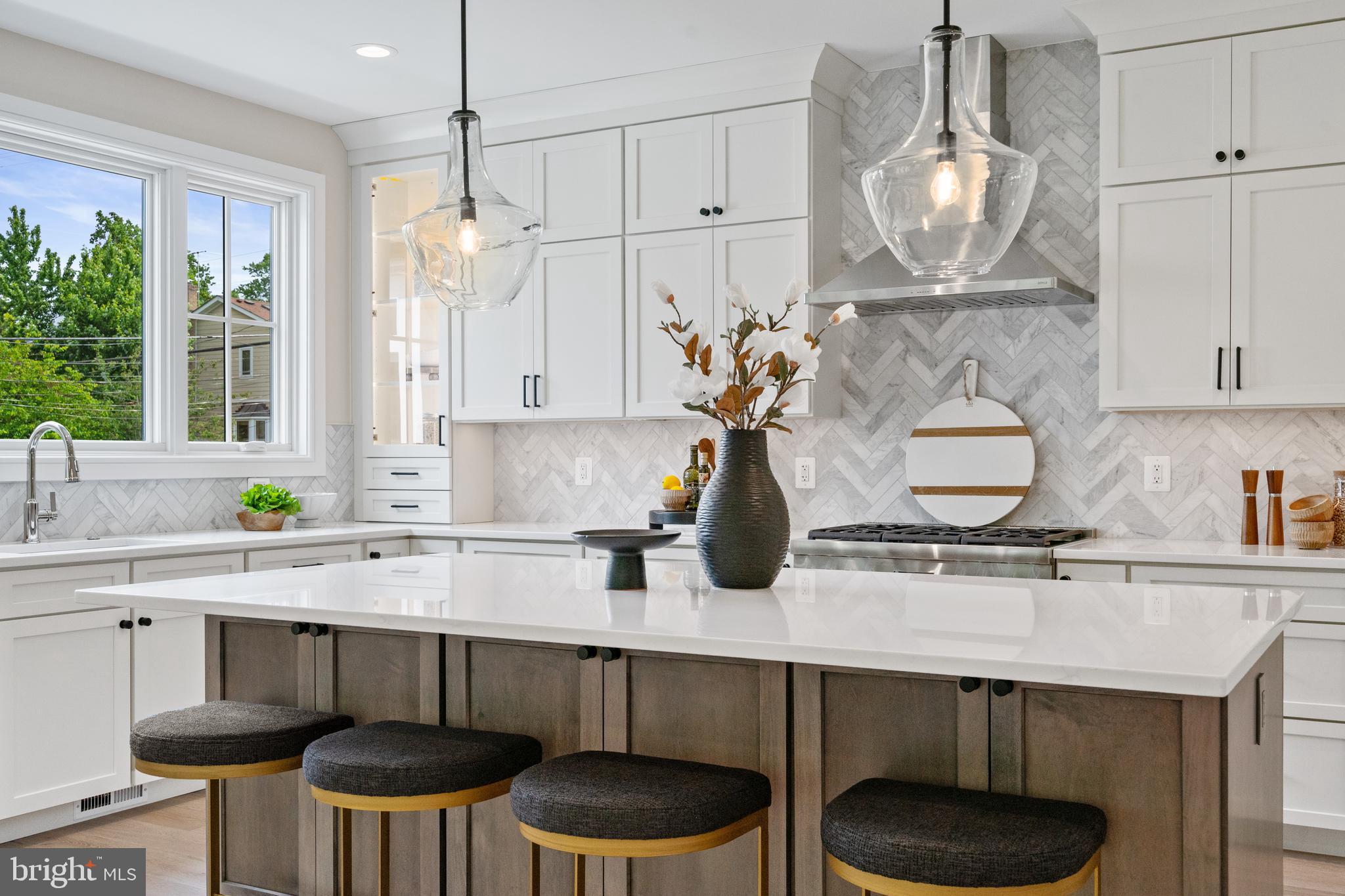 ADDISON HEIGHTS - Residential