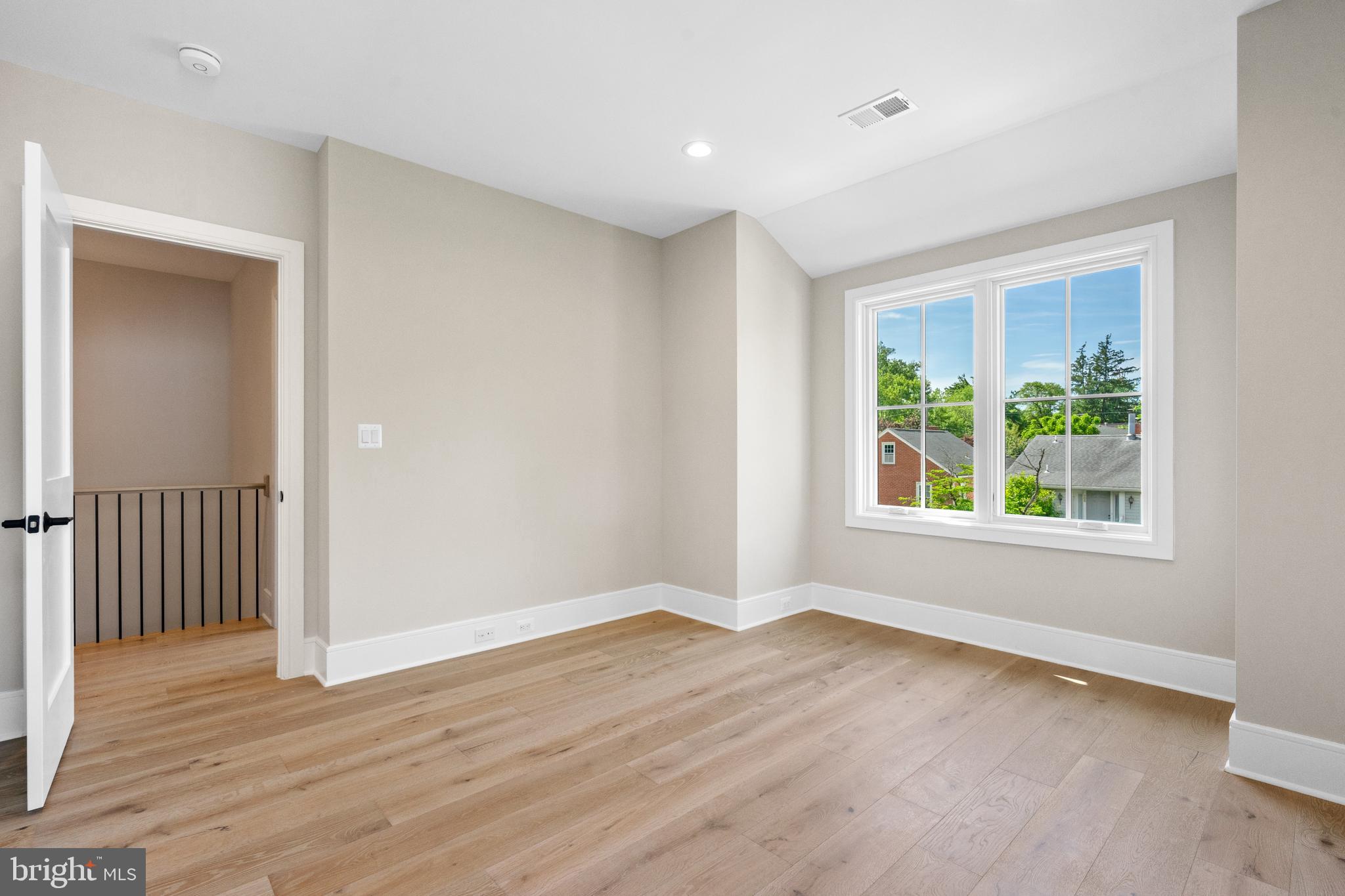 ADDISON HEIGHTS - Residential