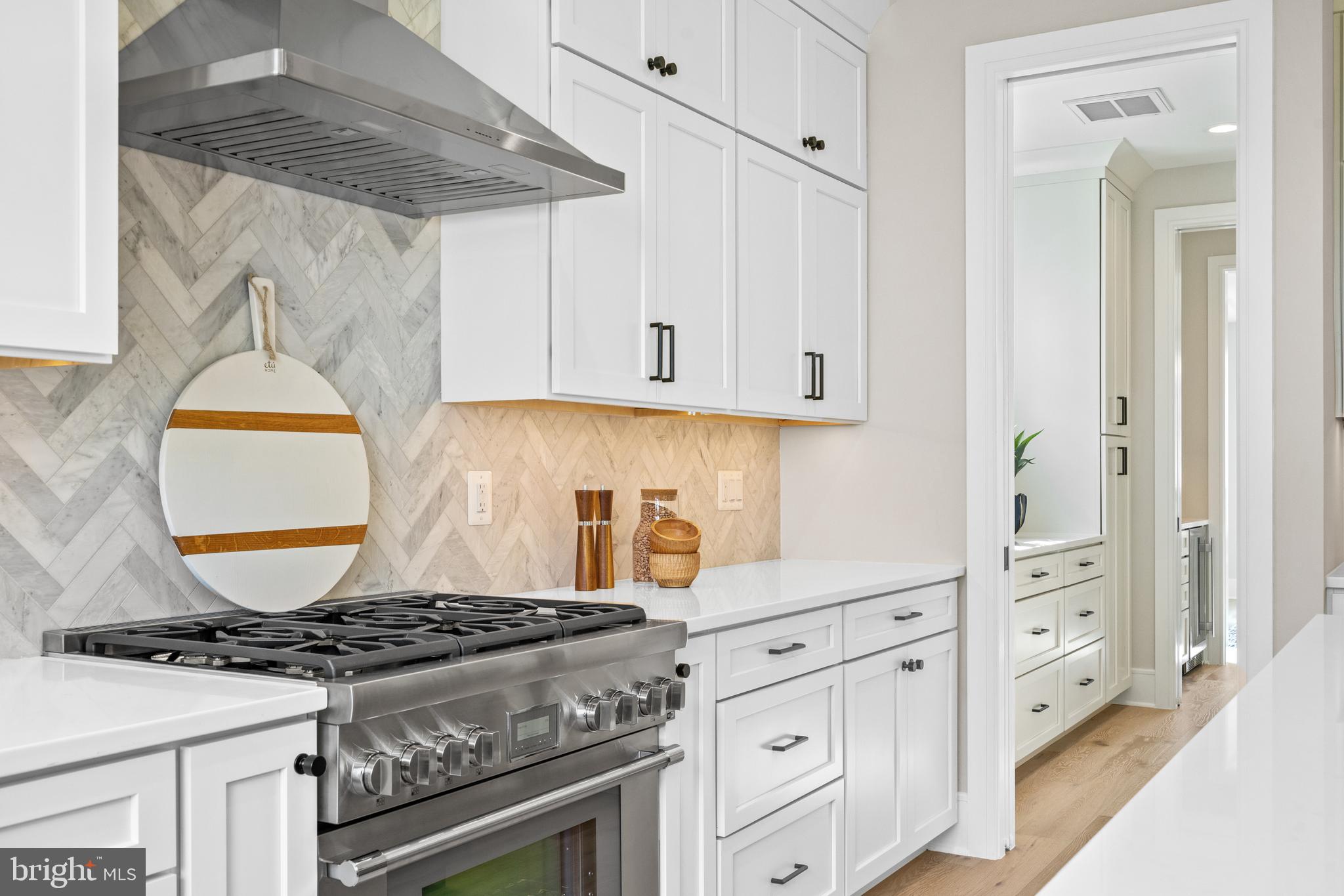 ADDISON HEIGHTS - Residential