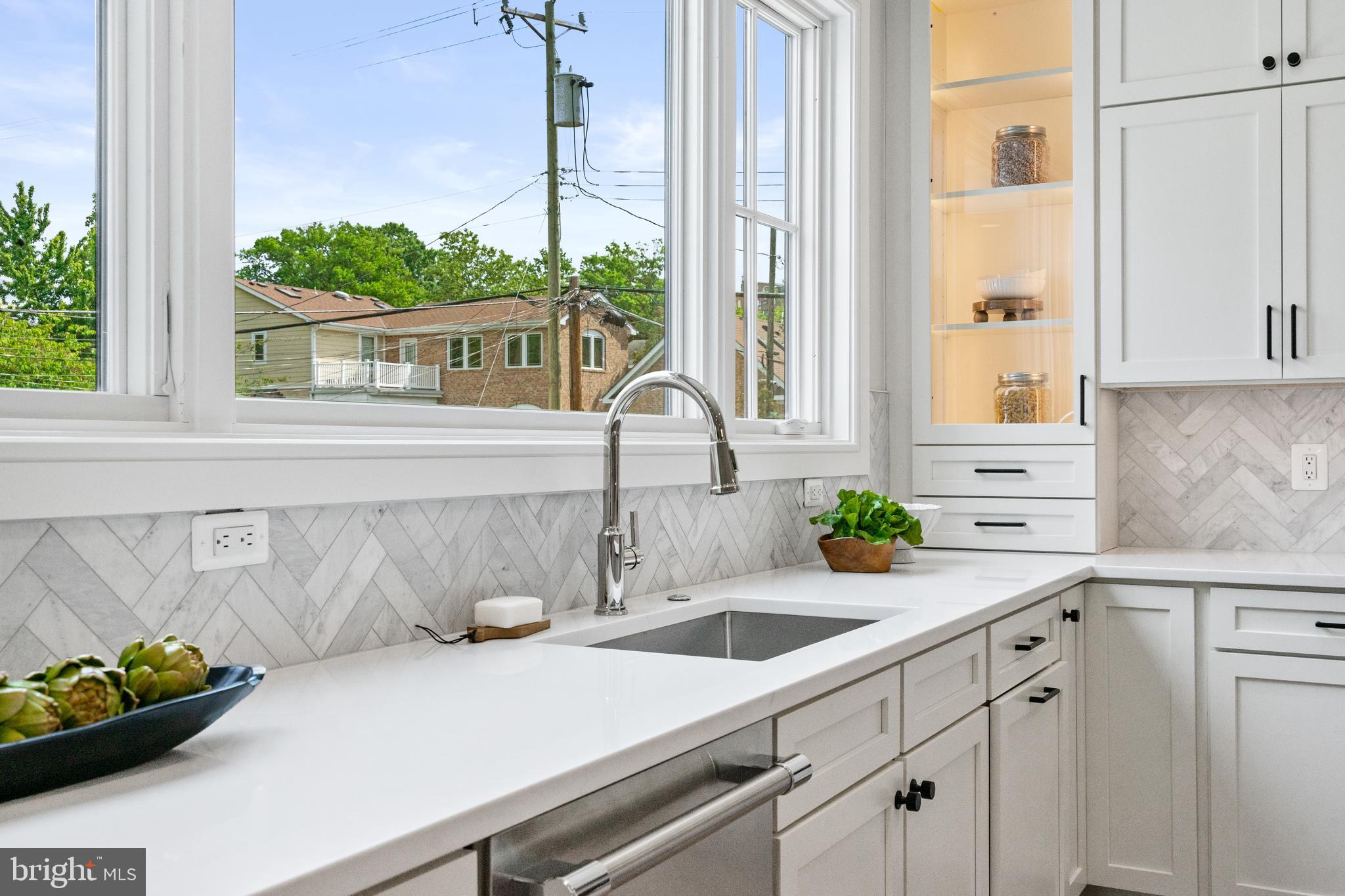 ADDISON HEIGHTS - Residential