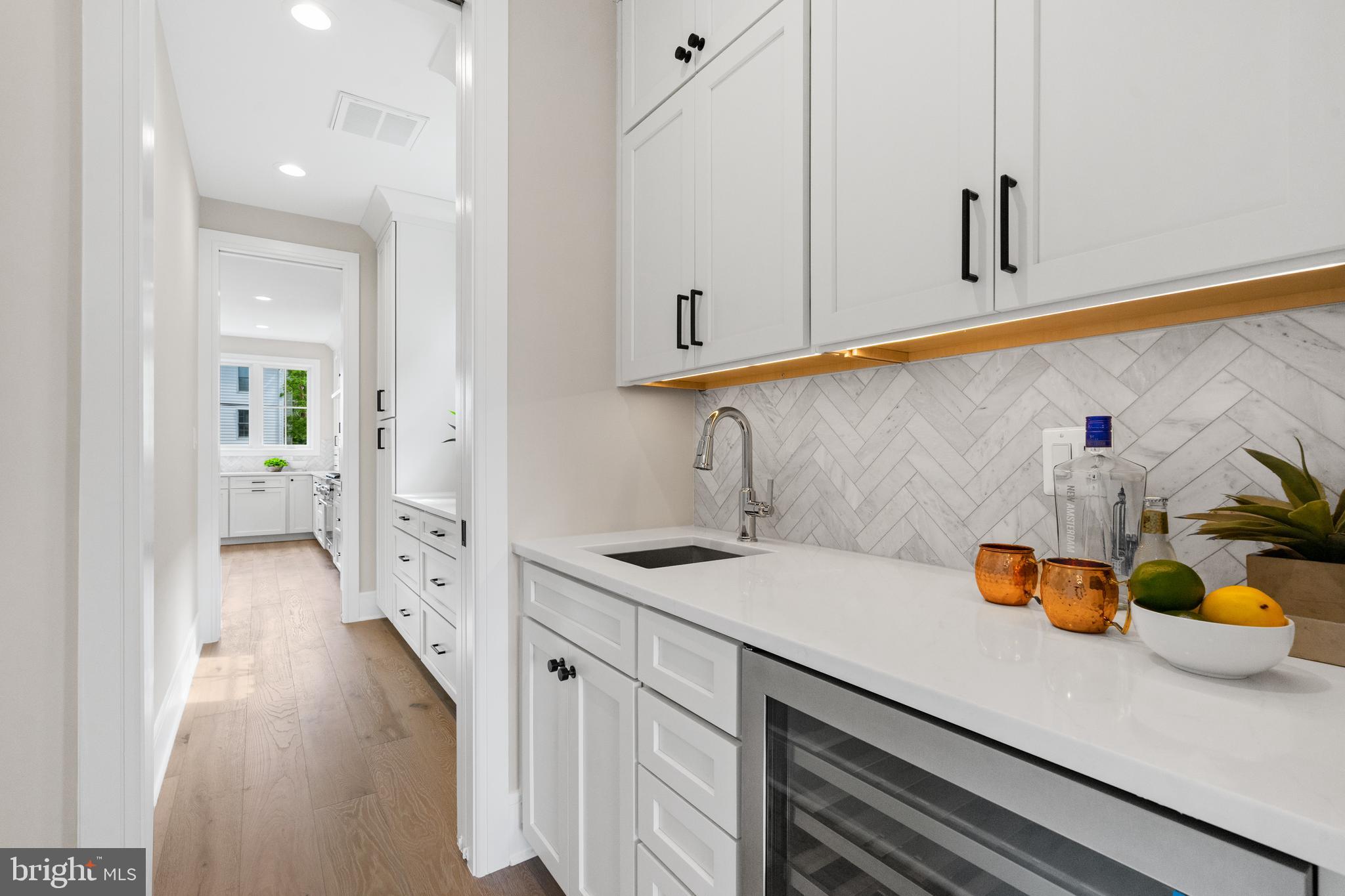 ADDISON HEIGHTS - Residential