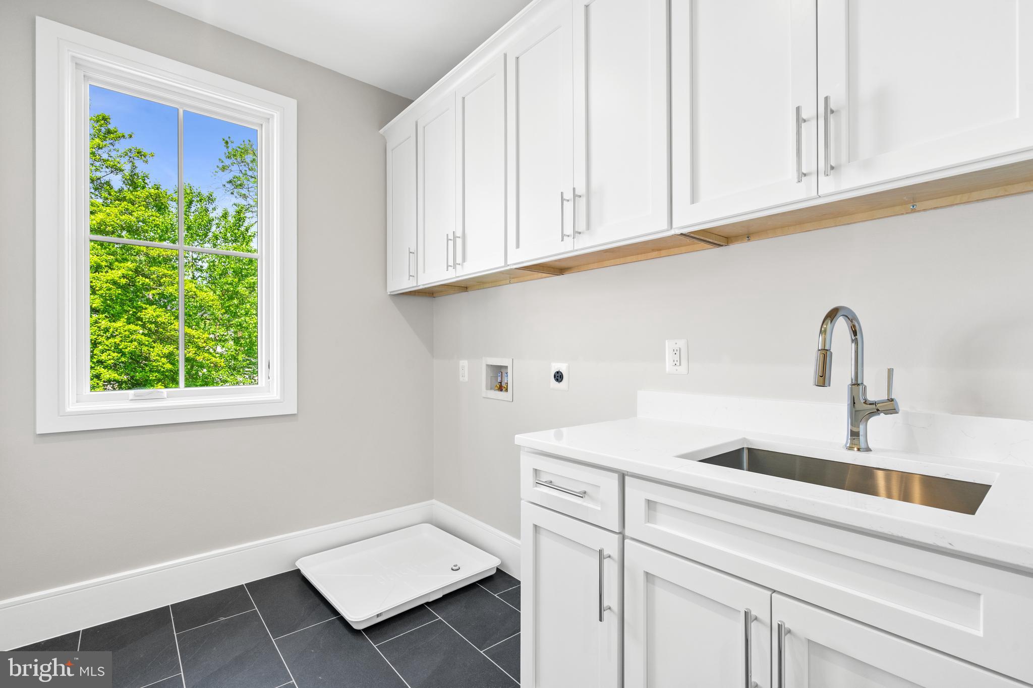 ADDISON HEIGHTS - Residential