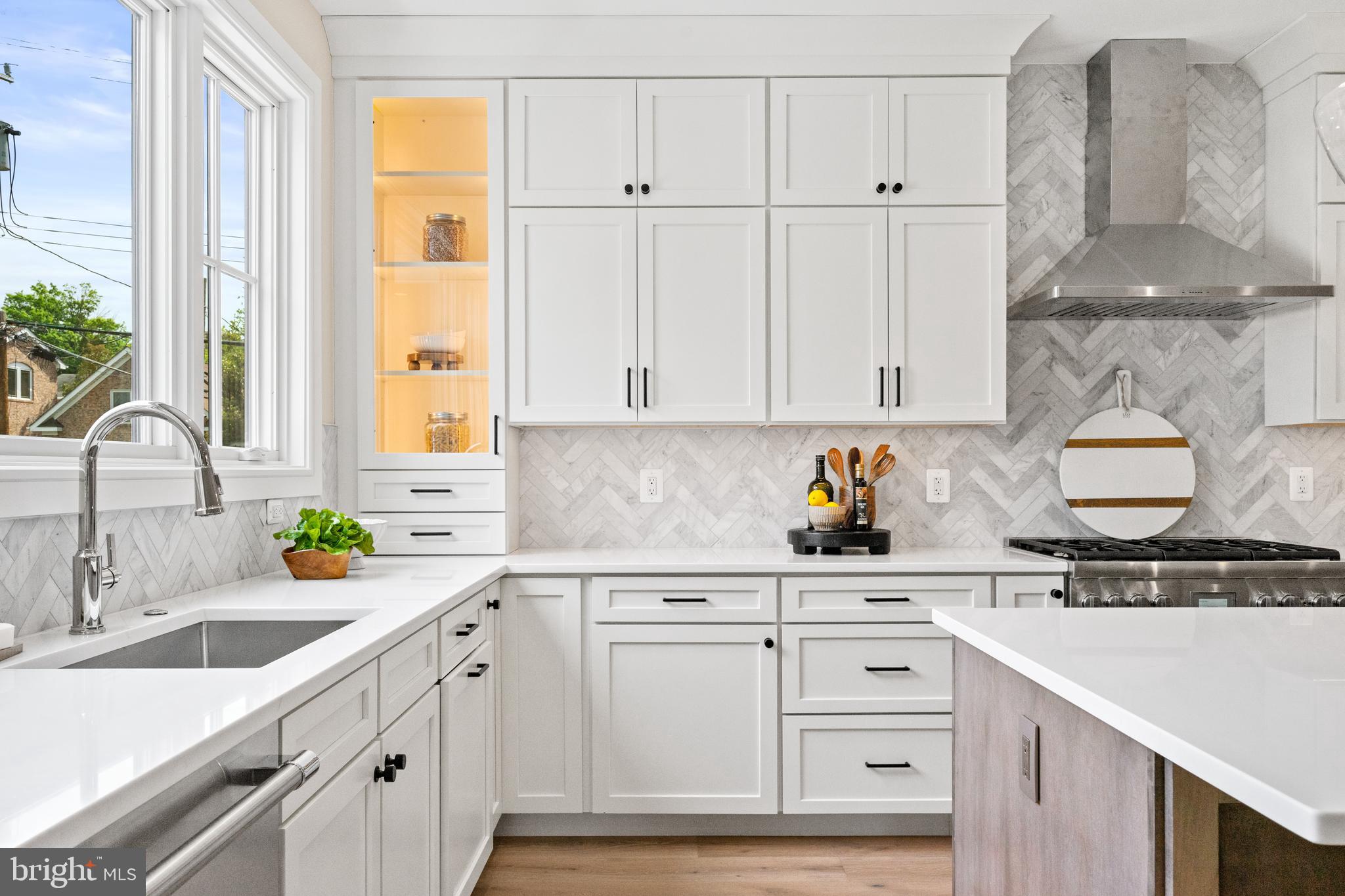 ADDISON HEIGHTS - Residential