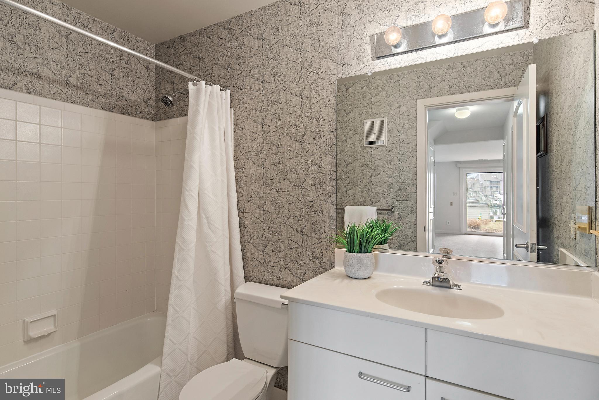 CHESAPEAKE HARBOUR - Residential