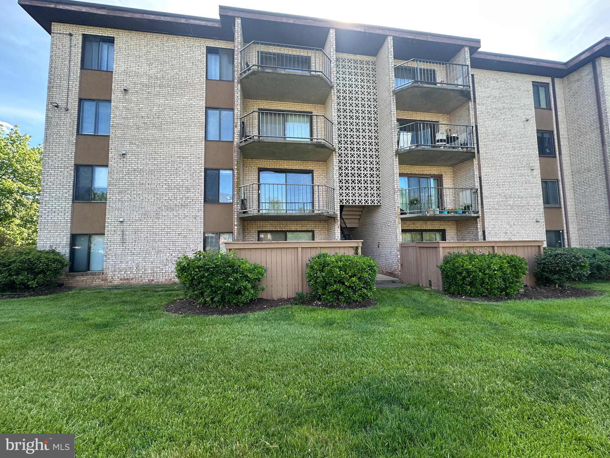 HUNTING RIDGE CONDOMINIUM - Residential
