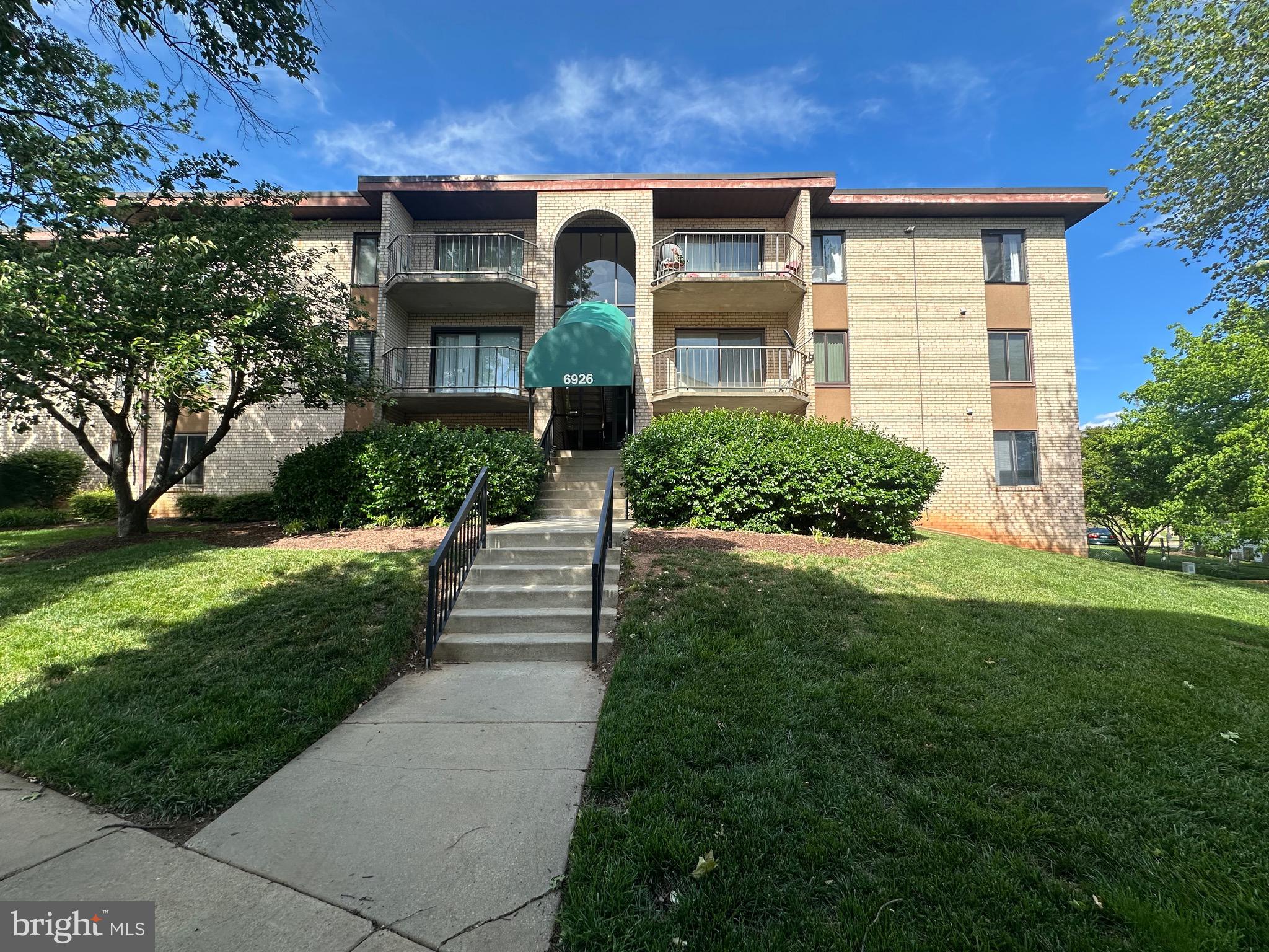 HUNTING RIDGE CONDOMINIUM - Residential