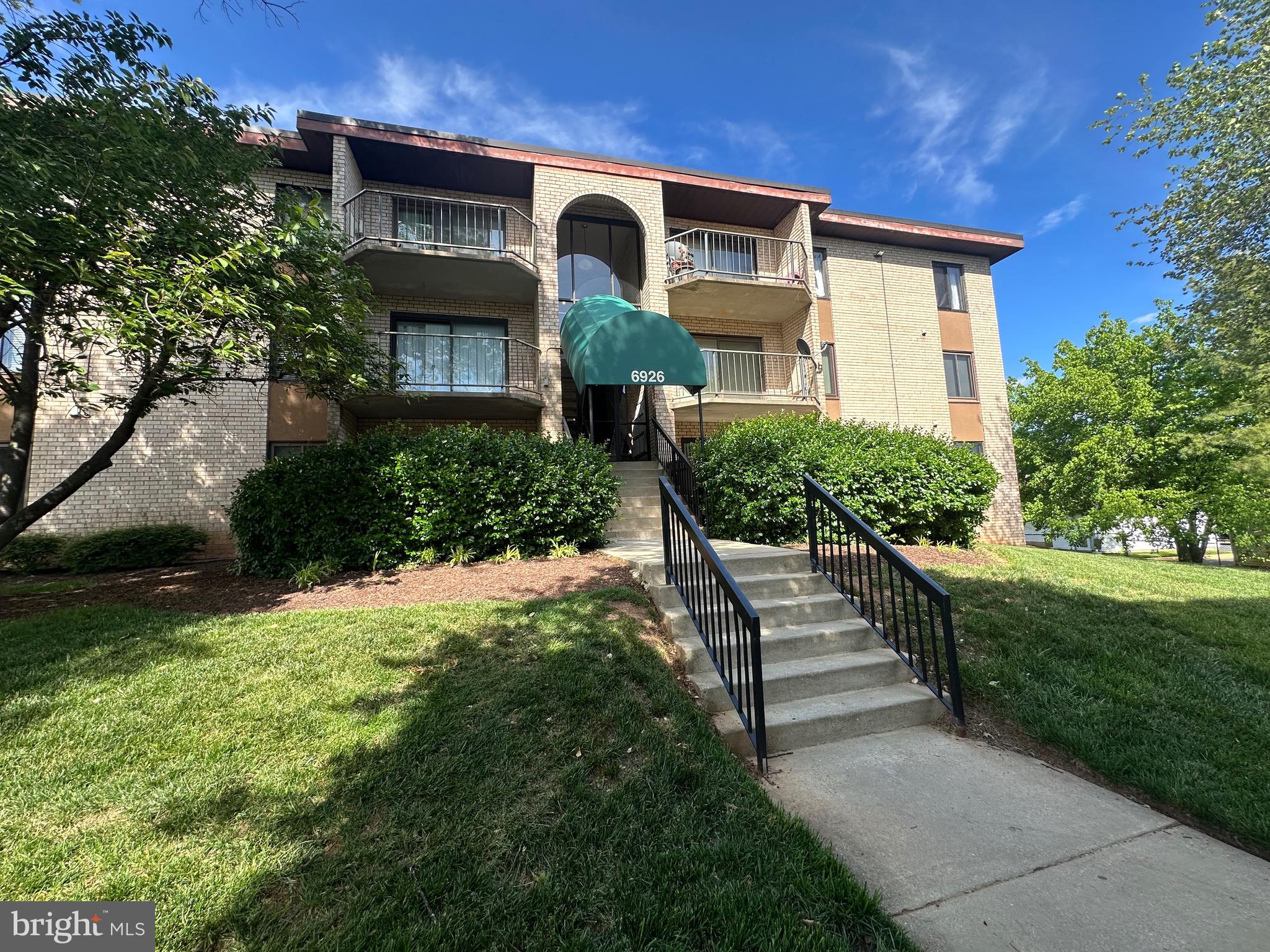 HUNTING RIDGE CONDOMINIUM - Residential