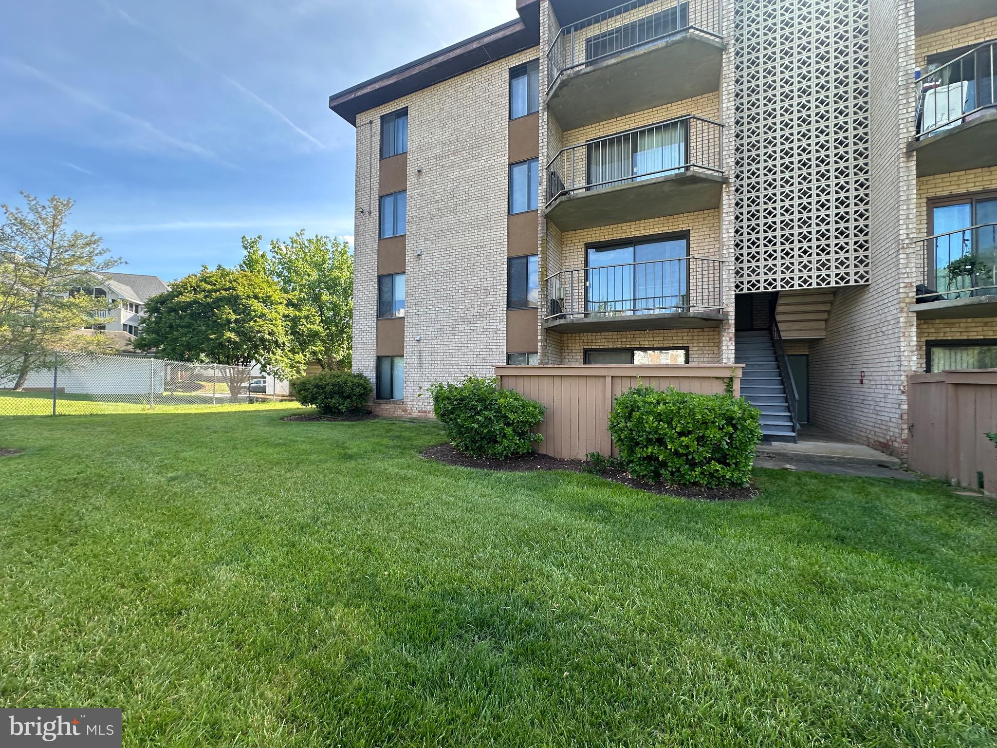 HUNTING RIDGE CONDOMINIUM - Residential