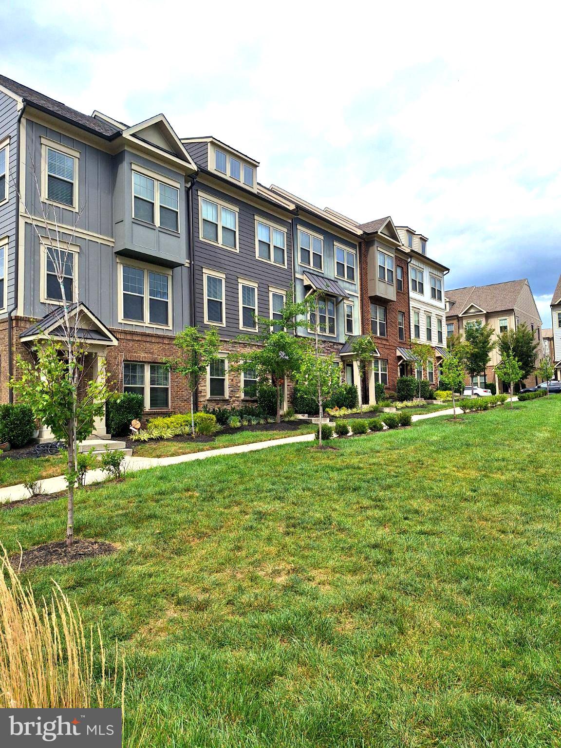 306 BODEGA TERRACE SE