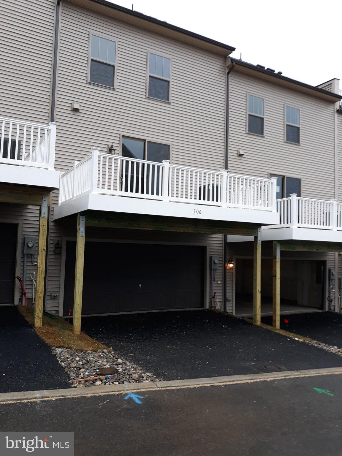 306 BODEGA TERRACE SE