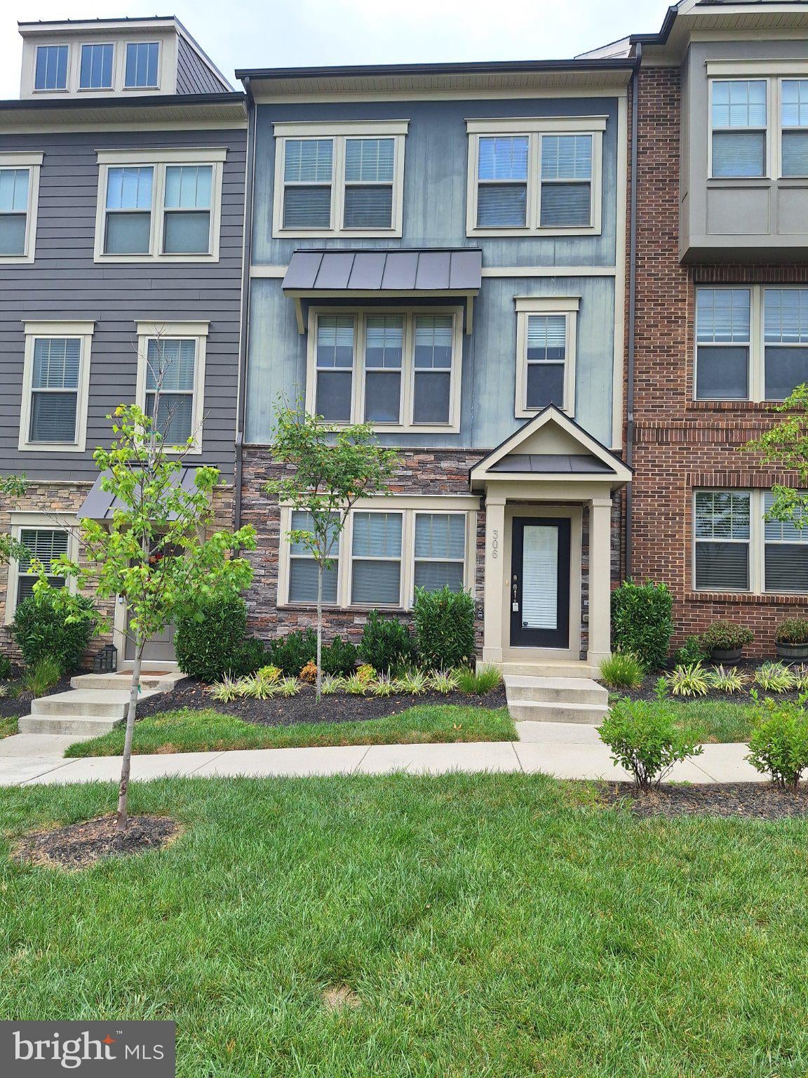 306 BODEGA TERRACE SE