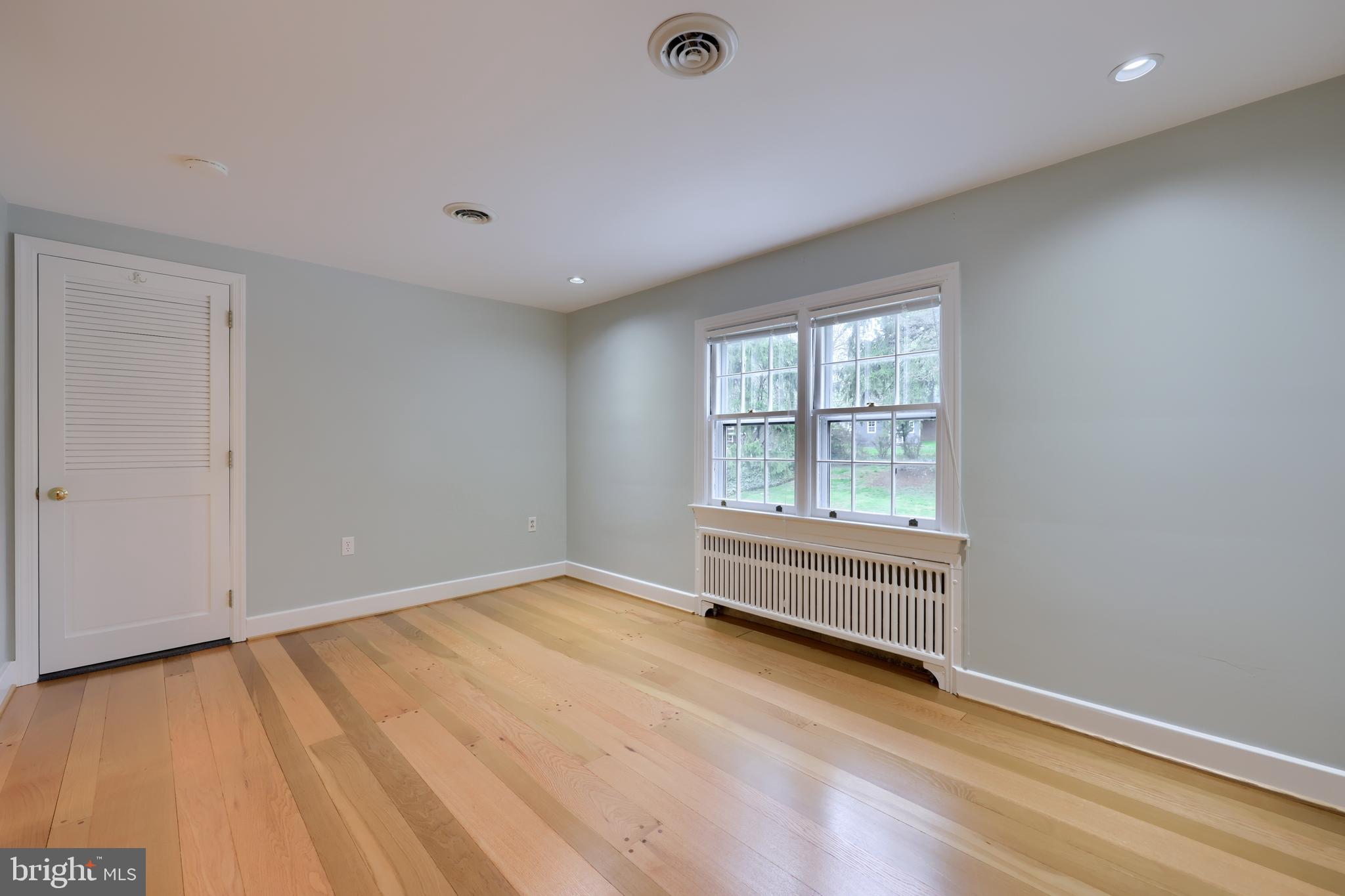 SCHOOL LANE HILLS - Residential