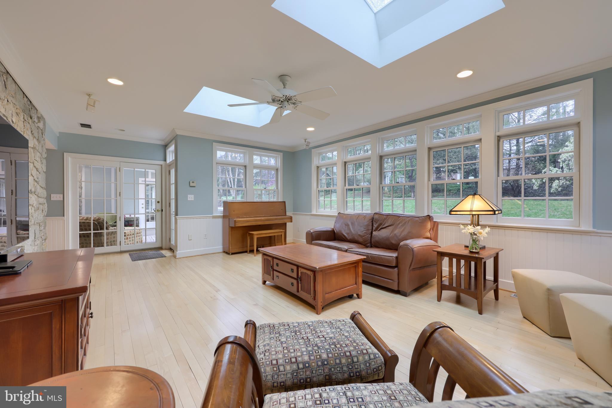 SCHOOL LANE HILLS - Residential